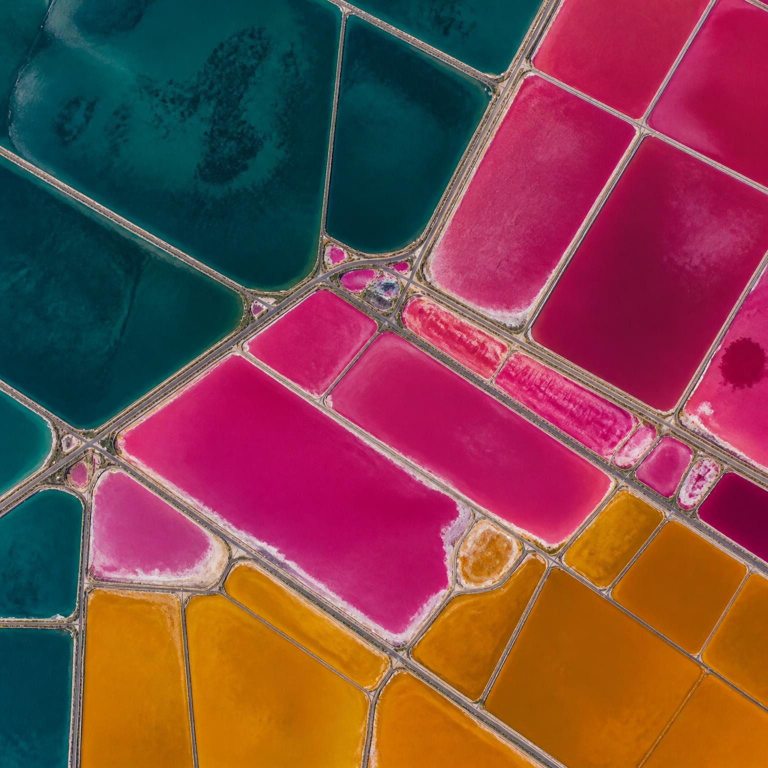 Salt ponds, colour